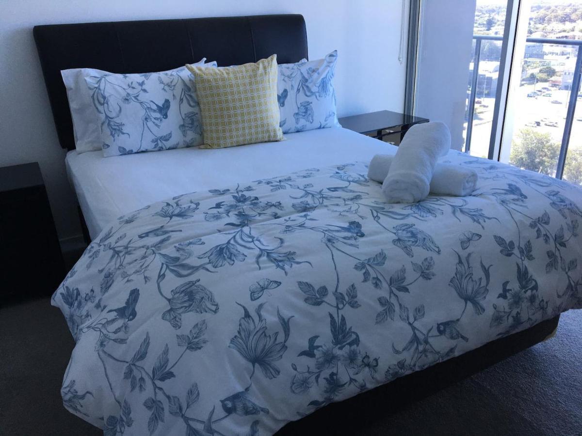 Three-Bedroom Apartment With Amazing View Near Surfers Paradise Gold Coast Exterior photo