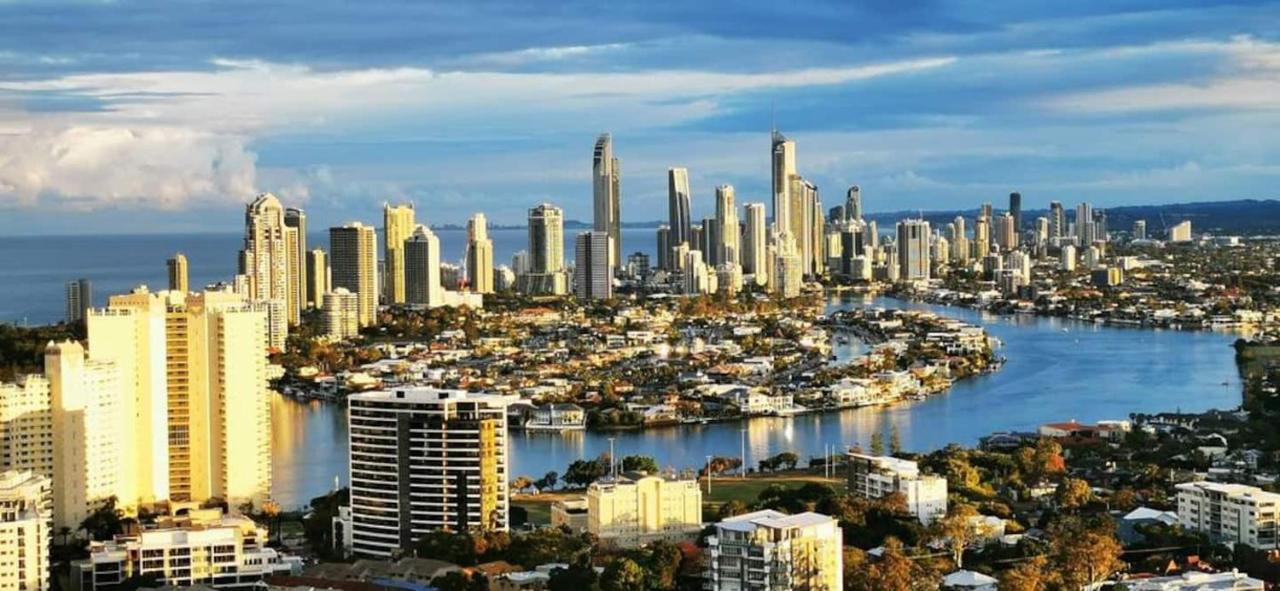 Three-Bedroom Apartment With Amazing View Near Surfers Paradise Gold Coast Exterior photo