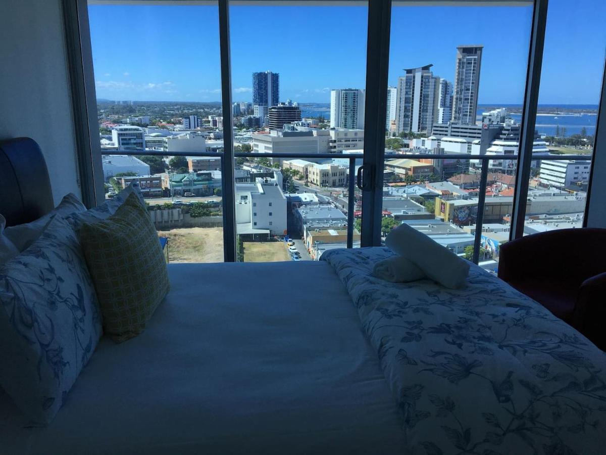 Three-Bedroom Apartment With Amazing View Near Surfers Paradise Gold Coast Exterior photo